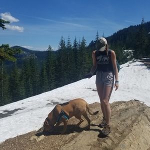 Meet your Posher, Danielle